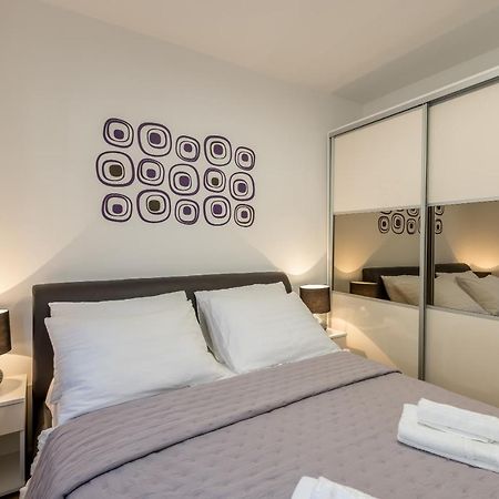 Madrugada Apartments Stari Grad  Dış mekan fotoğraf