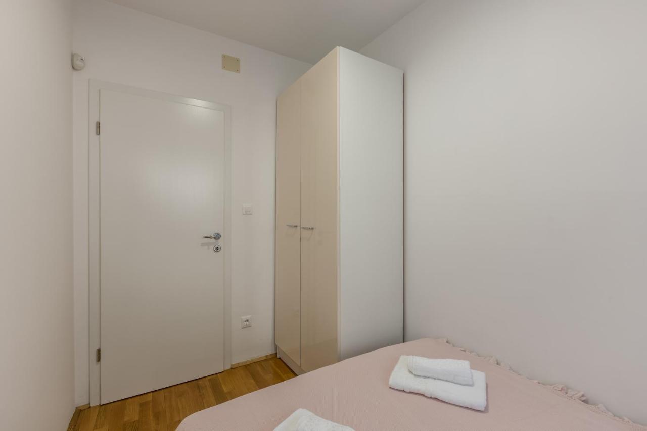 Madrugada Apartments Stari Grad  Dış mekan fotoğraf