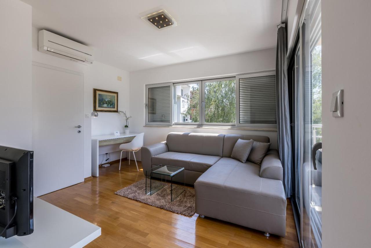 Madrugada Apartments Stari Grad  Dış mekan fotoğraf