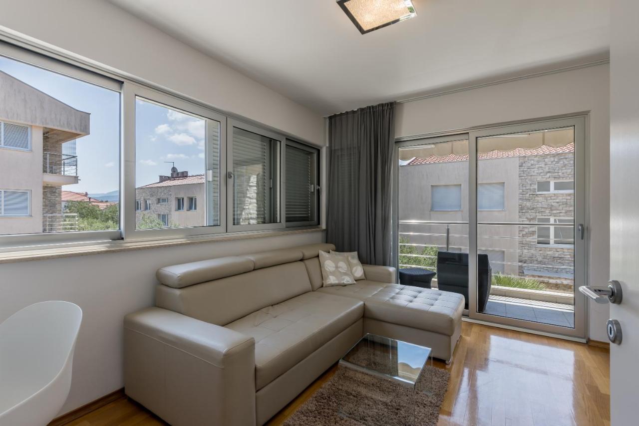 Madrugada Apartments Stari Grad  Dış mekan fotoğraf