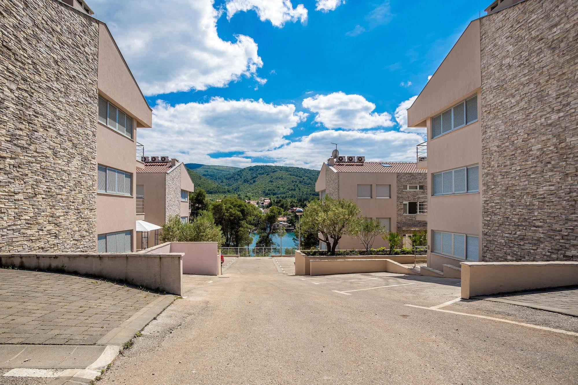 Madrugada Apartments Stari Grad  Dış mekan fotoğraf